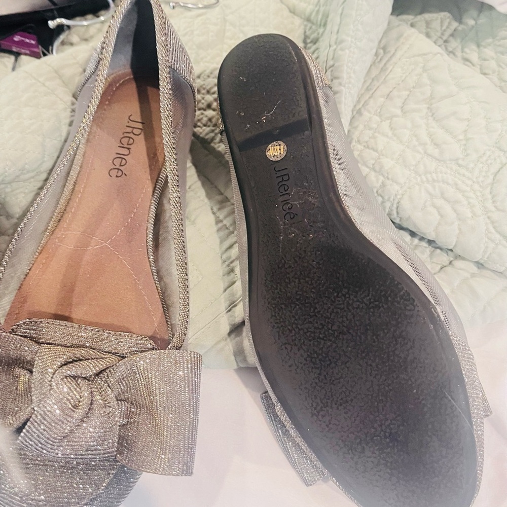 J.Renee Silver Textured Flats